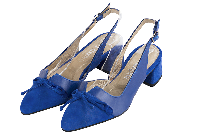Electric blue women's open back shoes, with a knot. Tapered toe. Low flare heels. Front view - Florence KOOIJMAN